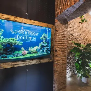 Le Boutique Luxury Diffused In Historic Center בית הארחה